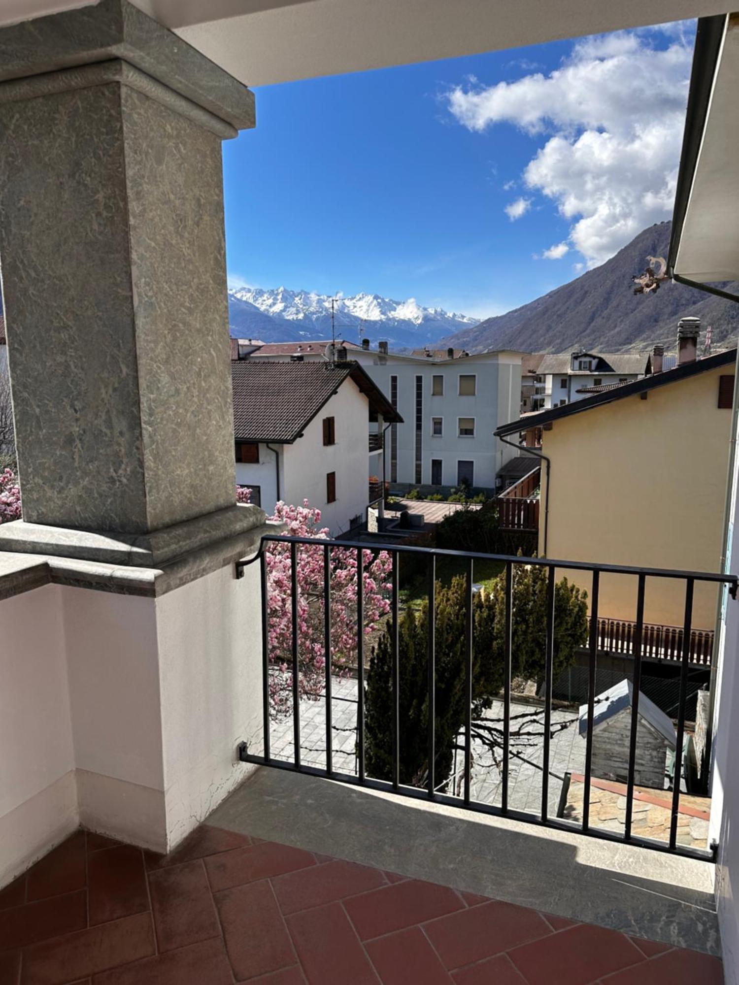 Ampio Appartamento Con Vista “Casa Magro” Тірано Екстер'єр фото